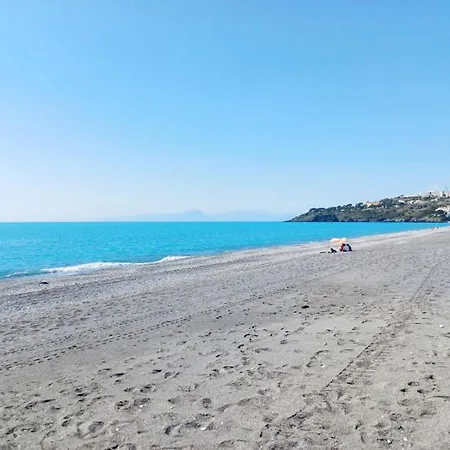 아파트 In Italy By The Sea *