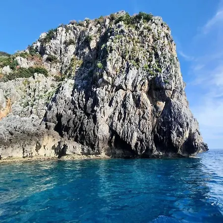 In Italy By The Sea 스칼레아